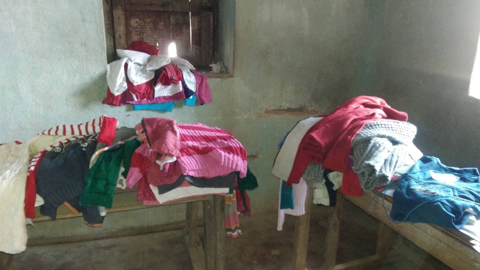 Photo 16 — enfants et équipe de Kilonga Tafita sur le terrain
